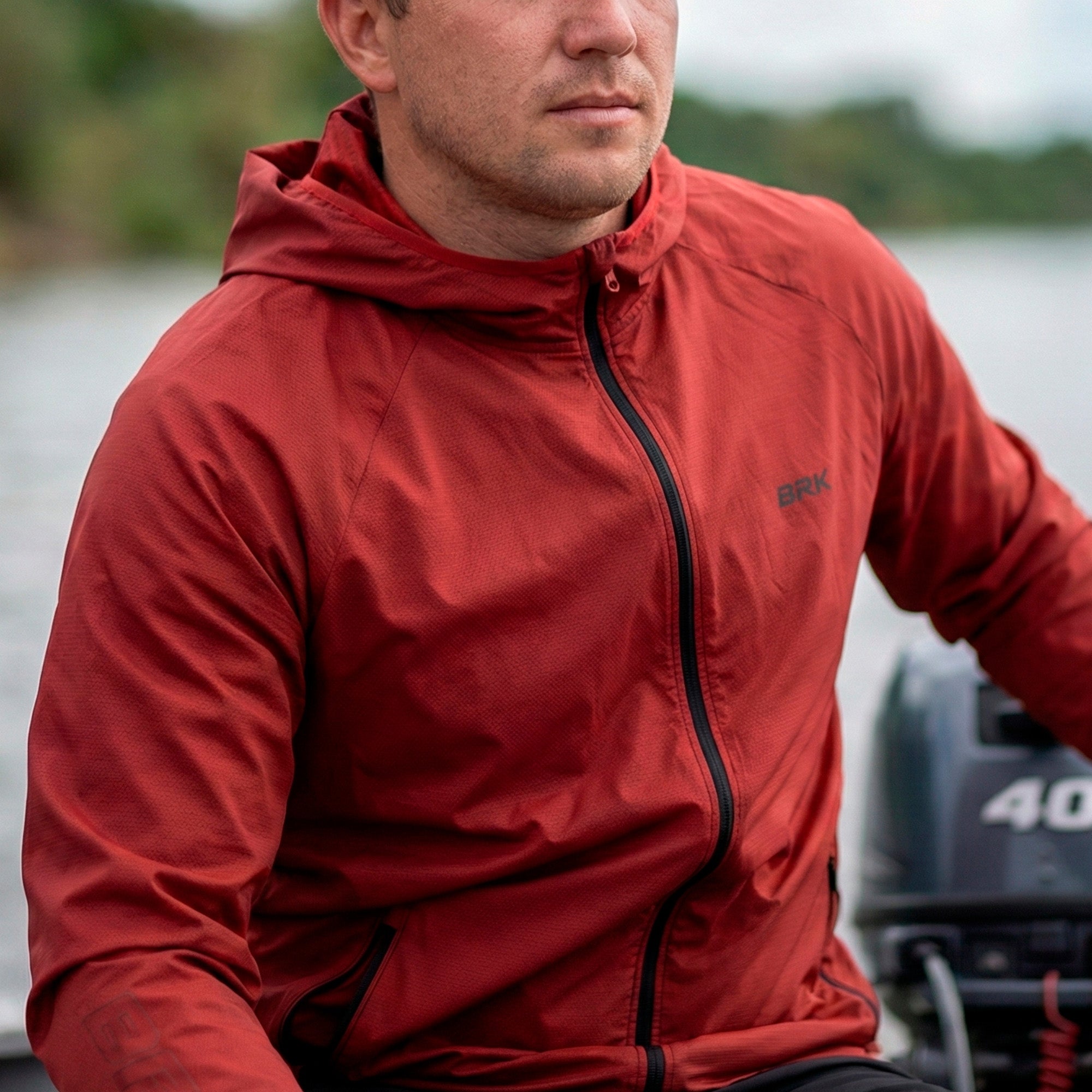 Jaqueta Corta Vento Brk Bordô Repelente à Água com UV50 Brk Fishing