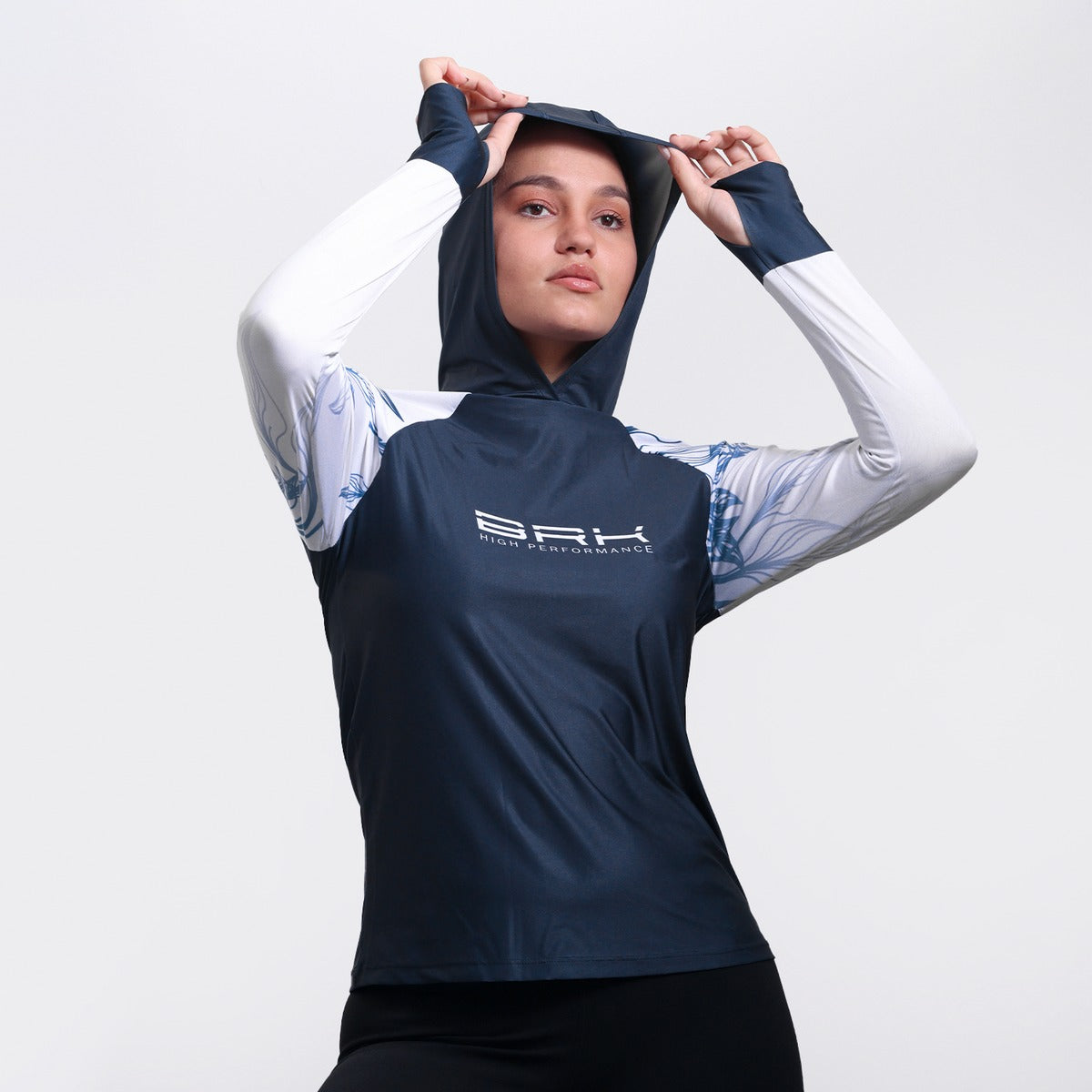 Camisa FusionX Feminina Brk Deep Azul Detalhe Folhas com Capuz e Proteção Solar UV50+ - Brk Fishing