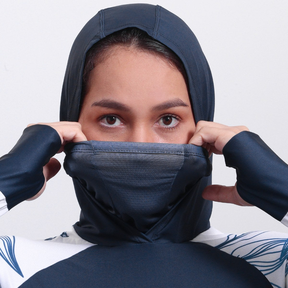 Camisa FusionX Feminina Brk Deep Azul Detalhe Folhas com Capuz e Proteção Solar UV50+ - Brk Fishing