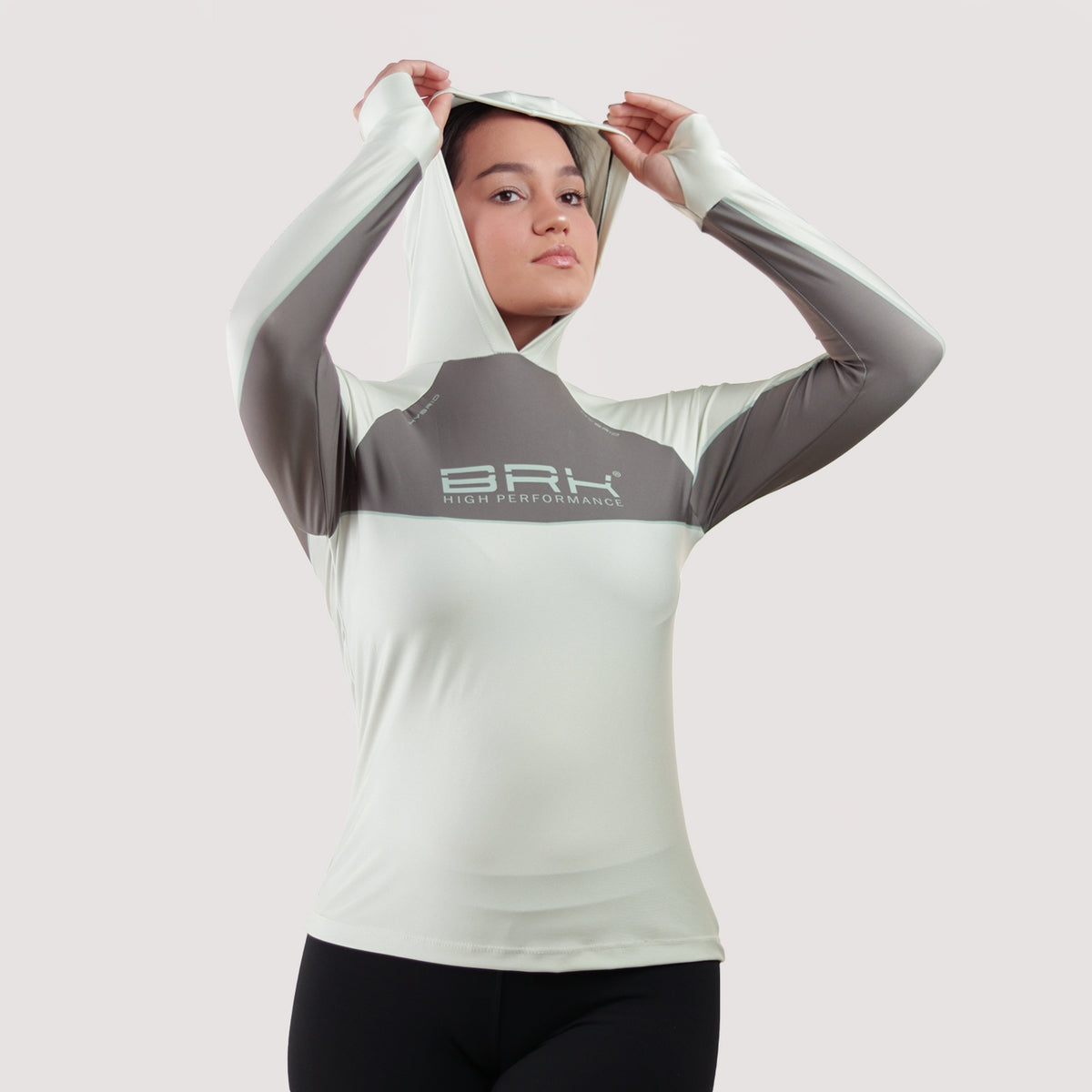 Camisa de Pesca Feminina Brk com Capuz Hybrid Cinza Bege com Proteção Solar UV50+ - Brk Fishing