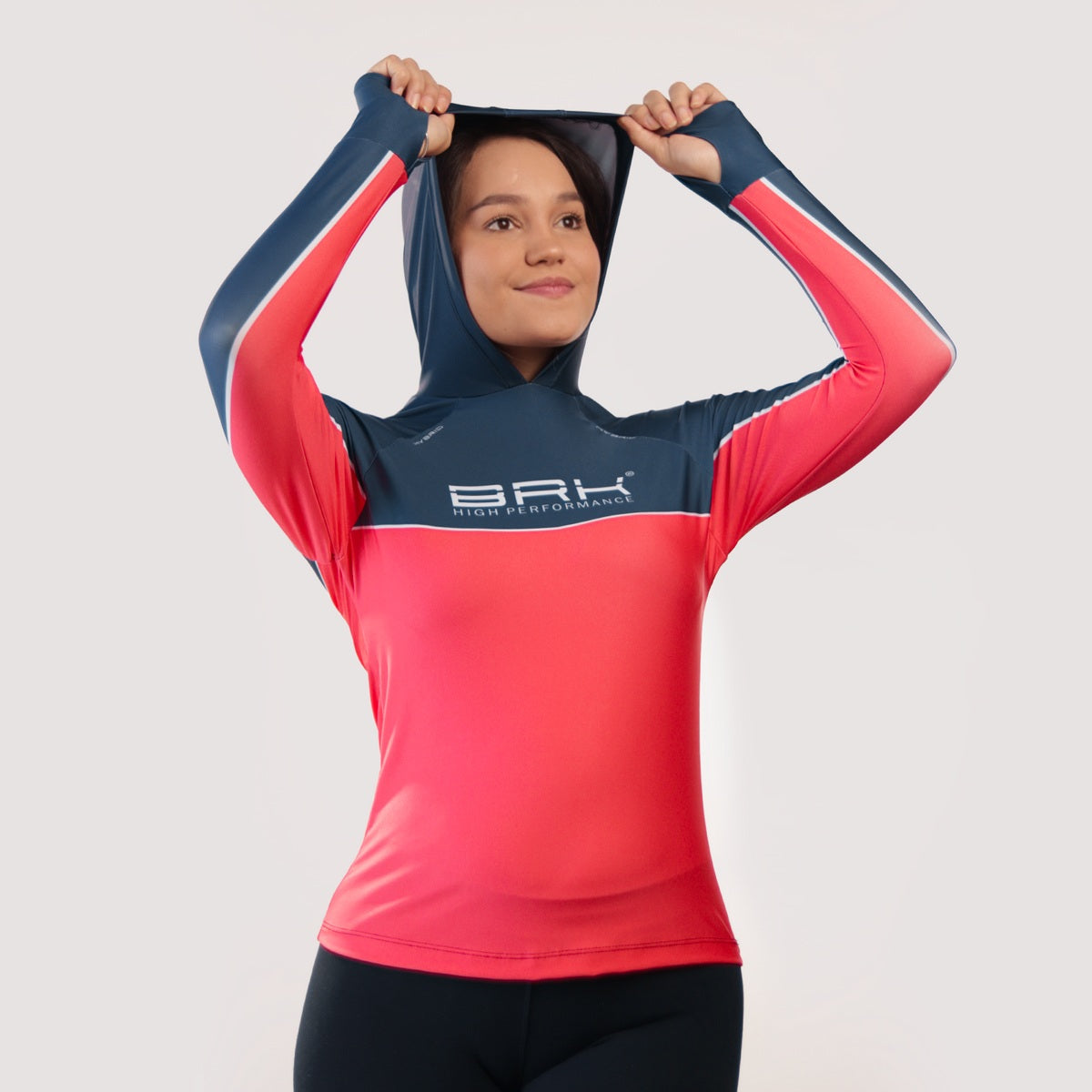 Camisa de Pesca Feminina Brk com Capuz Hybrid Red Blue Fishin com Proteção Solar UV50+ - Brk Fishing