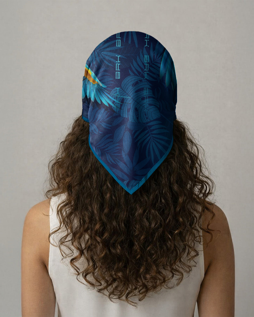 Lenco Estampado com Proteção Uv50+ Brk - Modelo:arara Azul - Tamanho: UNICO