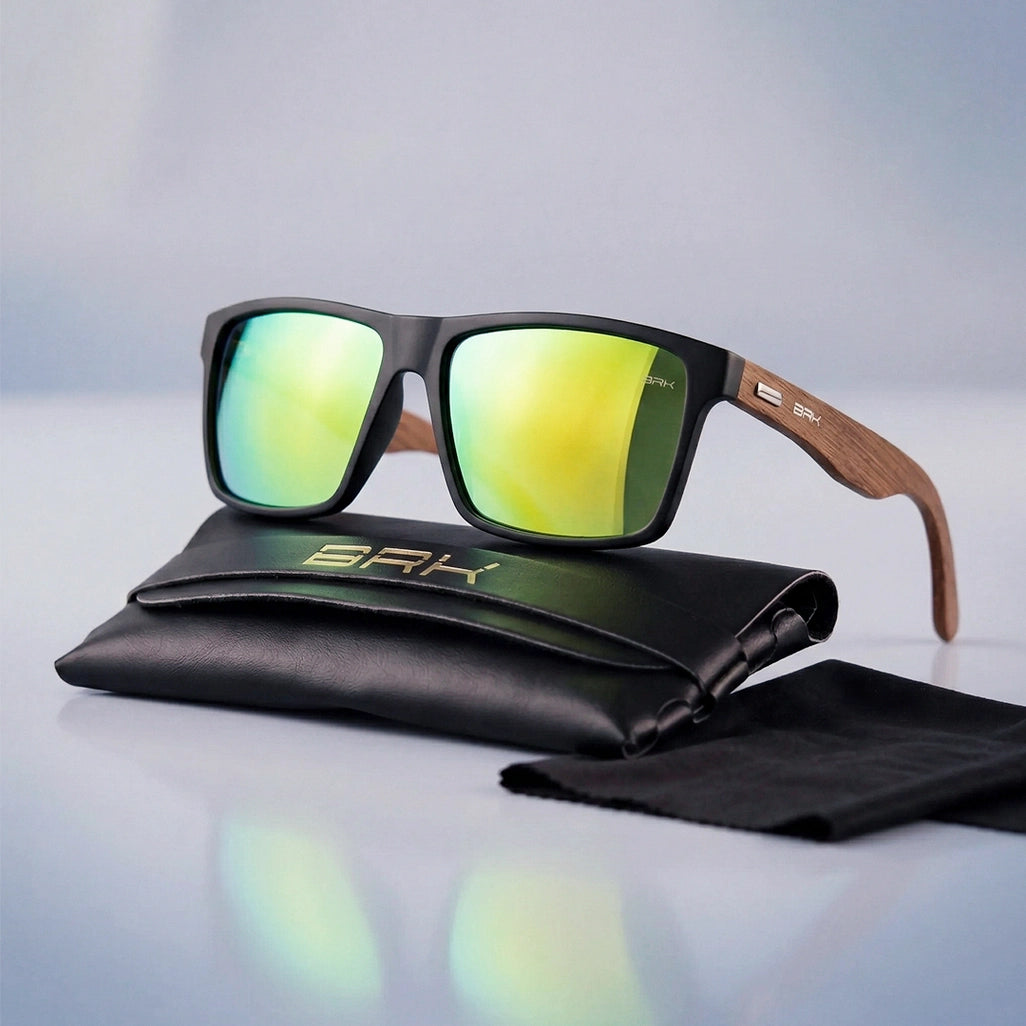 Óculos de Sol Brk Quadrado com Haste Amadeirada e Lente Polarizada Espelhada Amarela UV400